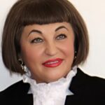 Шановна Валентино Іванівно!